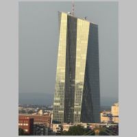 Europäische Zentralbank in Frankfurt, photo by IMDiependaal on Wikipedia.jpg